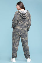 Load image into Gallery viewer, Boxy Camo Print Sweatshirt Hoodie, Plus